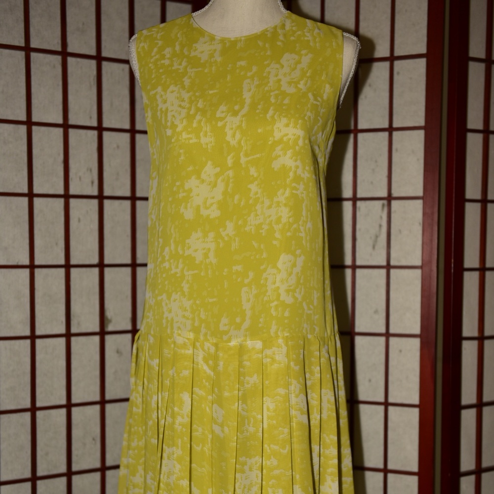 UniQlo - Chartreuse Sleeveless Pleated Dress - M